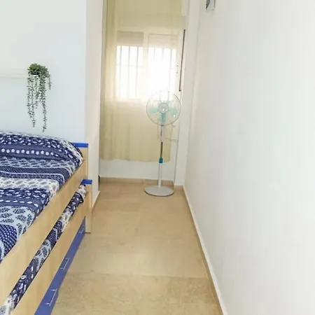 Surf House, Apartamento En La Playa De * Estepona